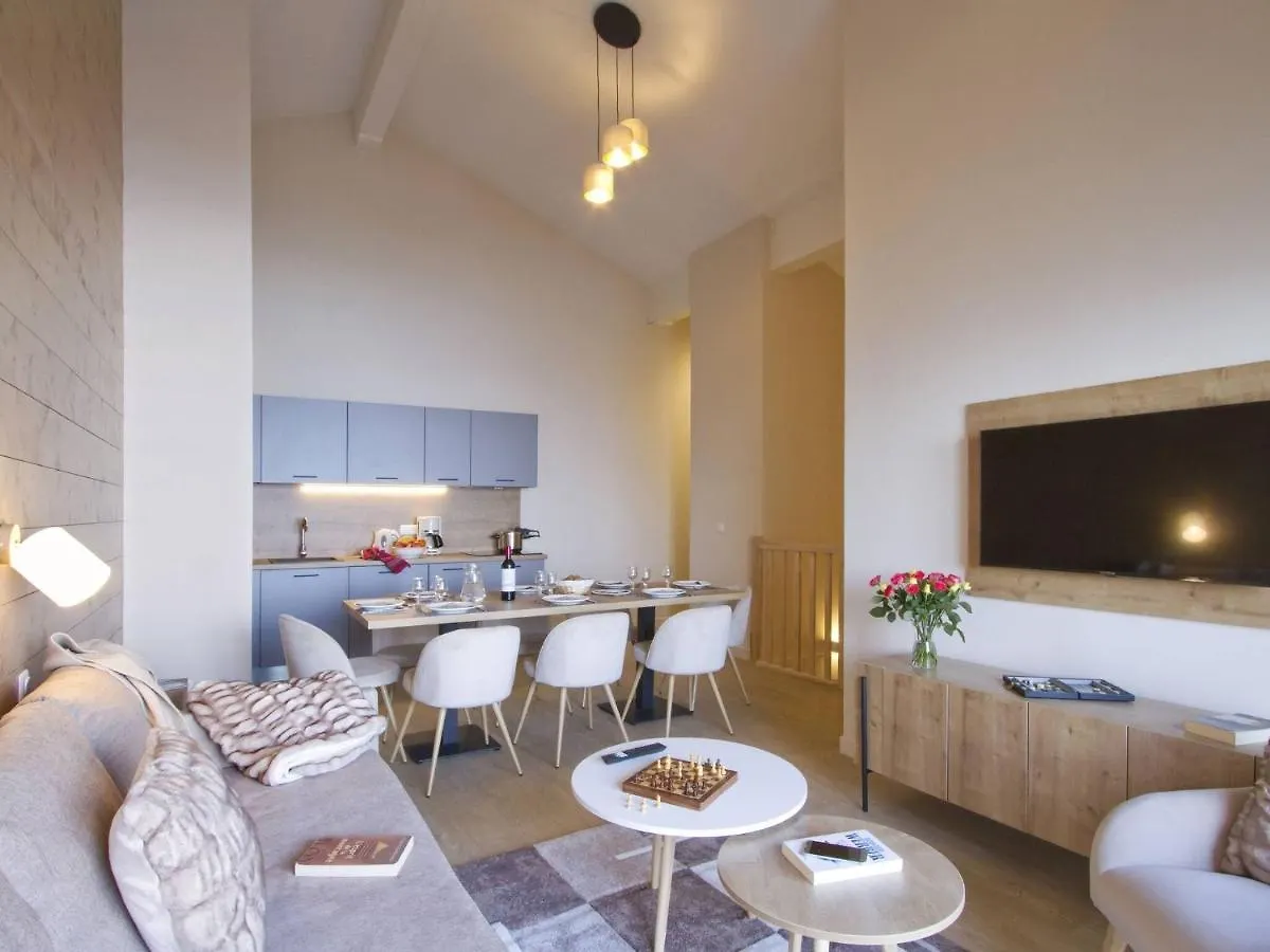 Cosy Apartment With Spa Near The Slopes In Alpe D'Huez France